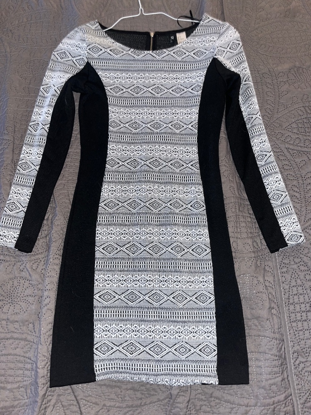 NWOT Side Panel Slenderizing Printed Dress